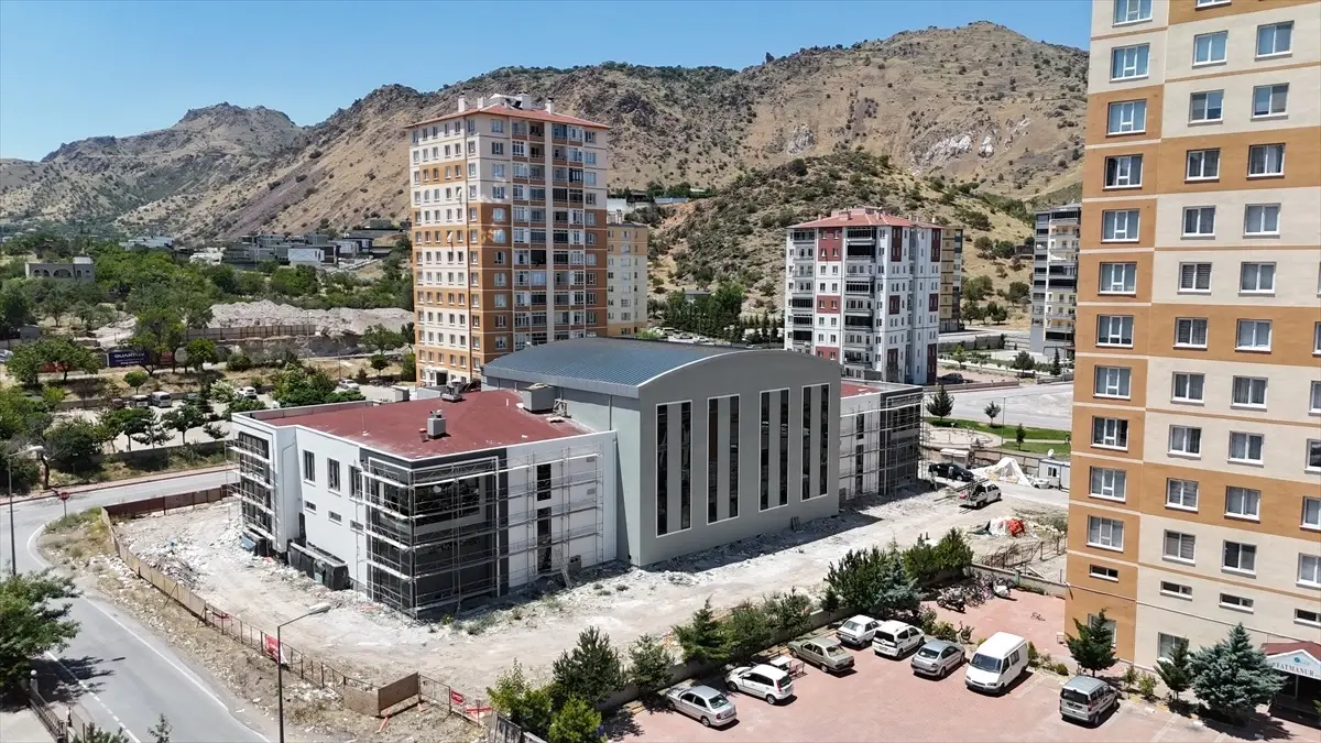 Kayseri'de Yeni Sosyal Yaşam Merkezi İnşaatı İncelendi