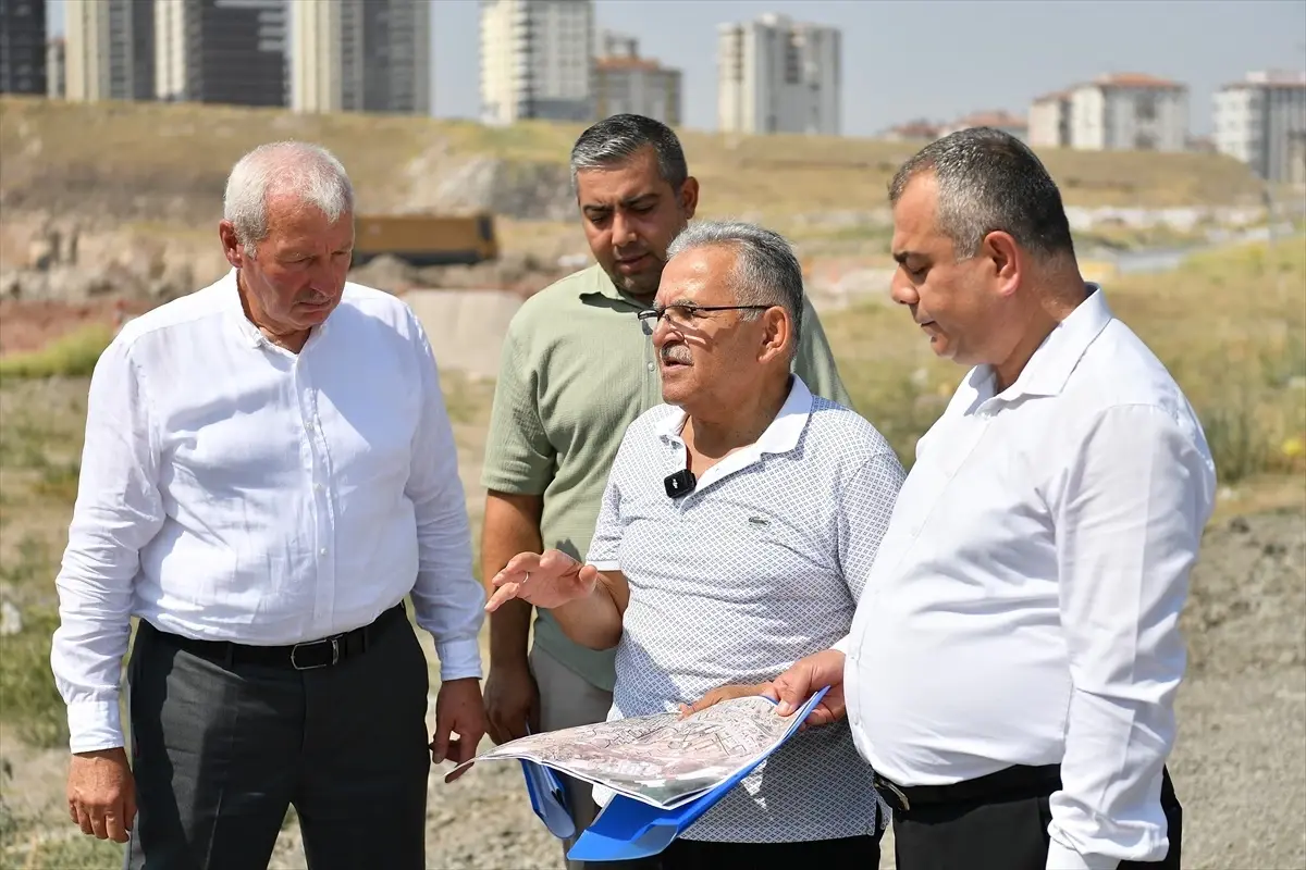 Başkan Büyükkılıç, Yeşilyurt Mahallesi'nde Altyapı Çalışmalarını İnceledi