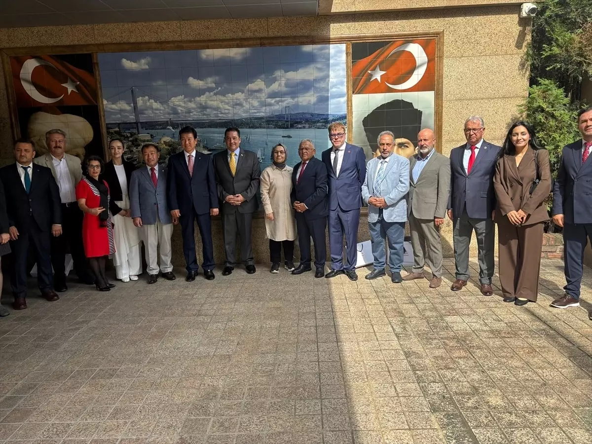 Kayseri Büyükşehir Belediye Başkanı Büyükkılıç, Güney Kore'de Seul Büyükelçisi'ni Ziyaret Etti