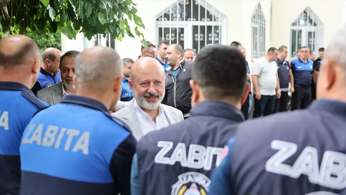 Kocasinan Belediye Başkanı Çolakbayrakdar, Zabıta Personeliyle Bir Araya Geldi
