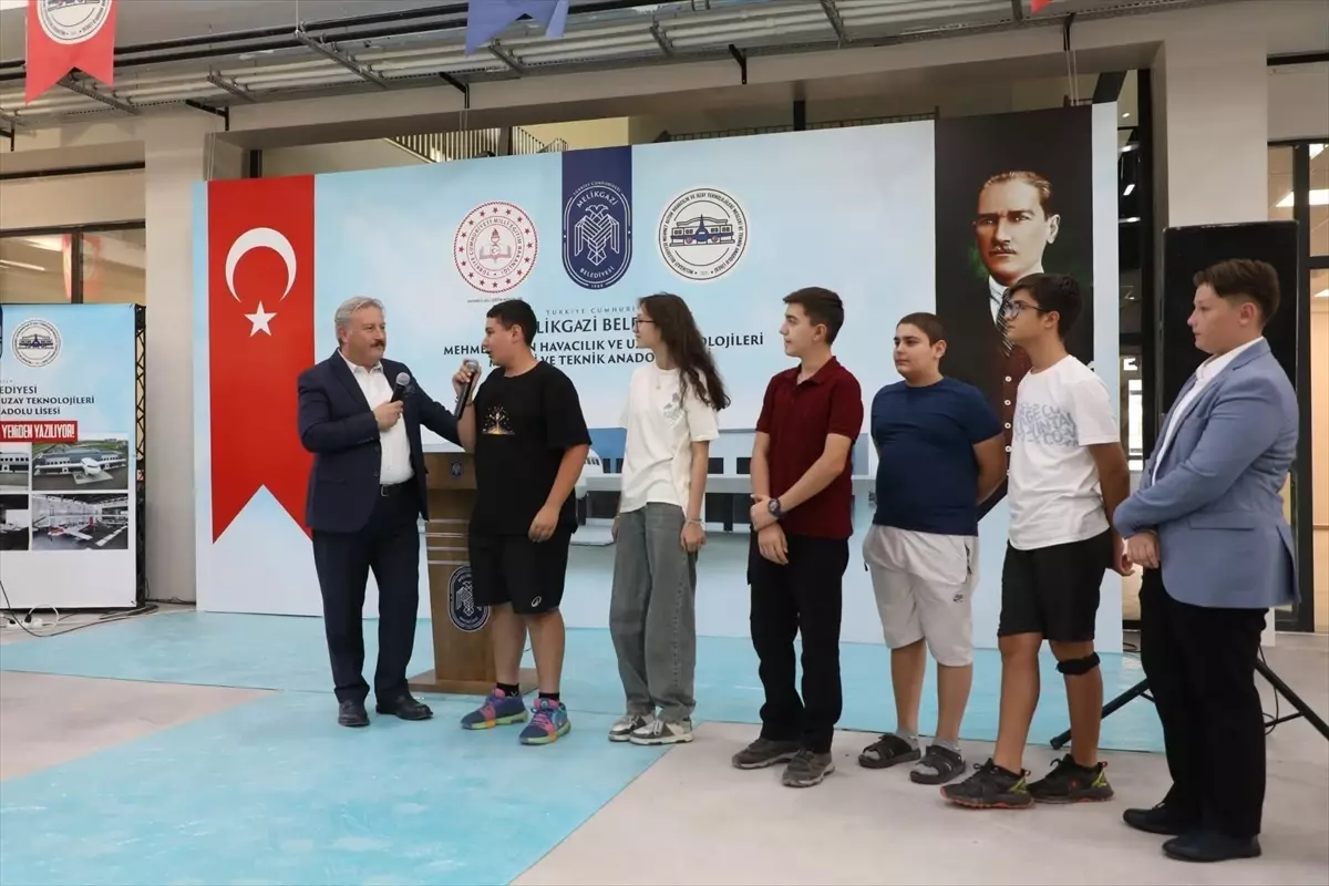 Melikgazi Belediye Başkanı, Mesleki ve Teknik Okulda Velilere Bilgilendirme Toplantısı Düzenledi
