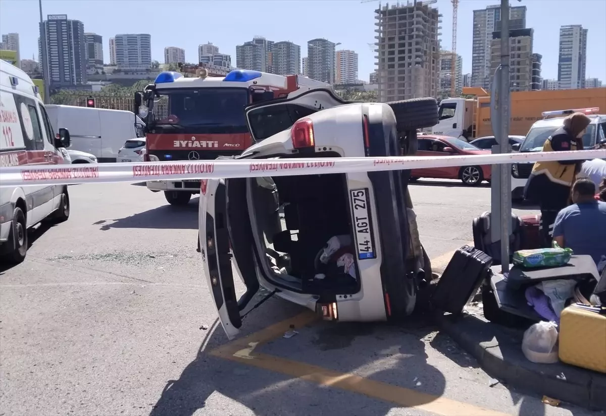 Ankara'da İki Otomobil Çarpıştı: 6 Yaralı