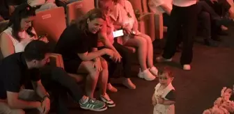 Kulis Sanat Tiyatrosu’nda 'Kahraman Çocuklar' Drama Gösterisi