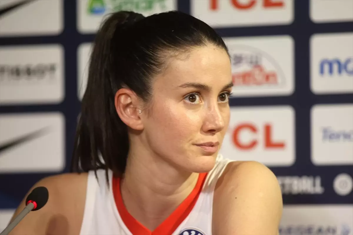 A Milli Kadın Basketbol Takımı Başantrenörü Ekrem Memnun, Fransa Maçından Sonra Performanstan Gurur Duydu