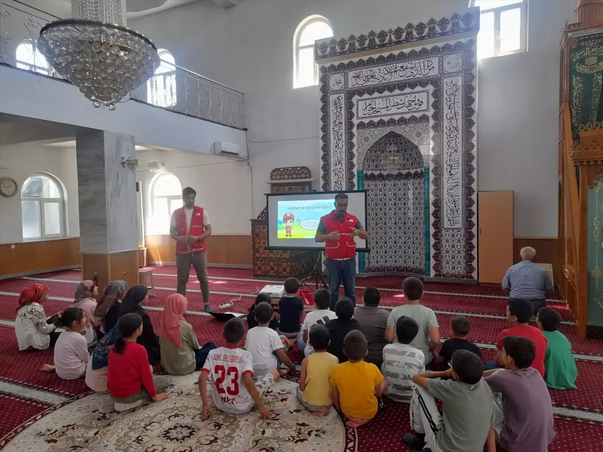 Kur'an Kursu Öğrencilerine Afet Farkındalık Eğitimi