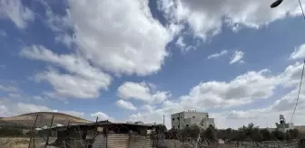 Filistinli Ebeveynlerden Güvenlik İçin Dikenli Tel ve Elektrik Çiti