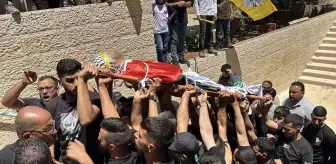 Batı Şeria'da İsrailli Saldırganlar 3 Filistinliyi Öldürdü, Cenaze Töreni Düzenlendi