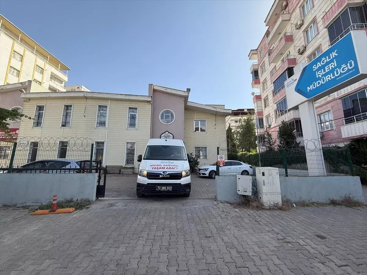 Batman Belediyesi Kırsal Kesimde Öğrencilere Sağlık Taraması Yapıyor