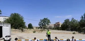 Gercüş'te Anaokulu Öğrencilerine Uygulamalı Trafik Eğitimi