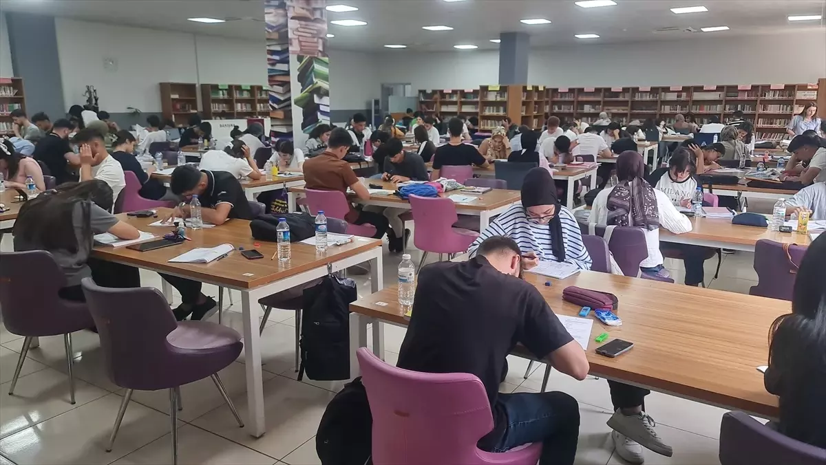 Batman'daki Kütüphanelerin Çalışma Saatleri Uzatıldı