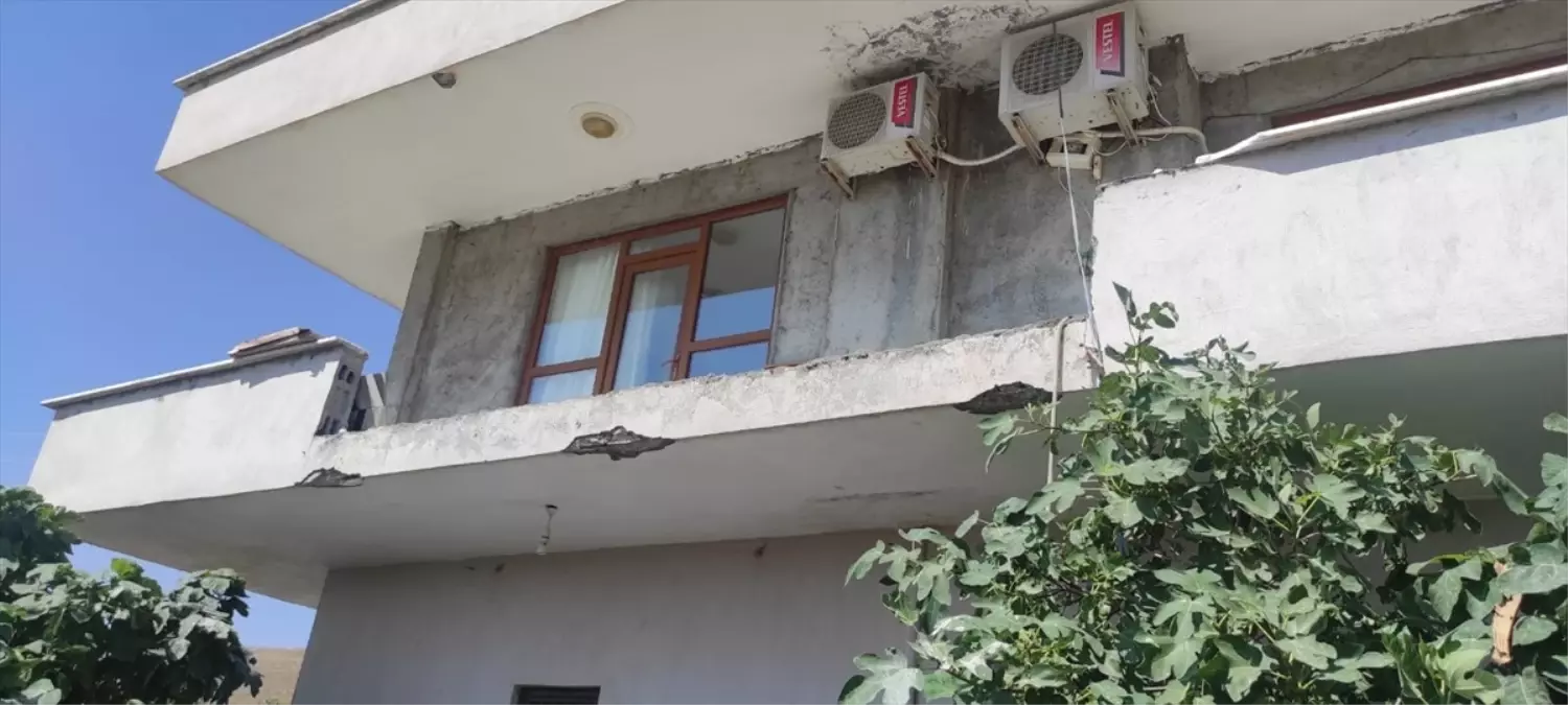 Batman'da Betonarme Sundurma Çöktü: 3 Ölü, 7 Yaralı