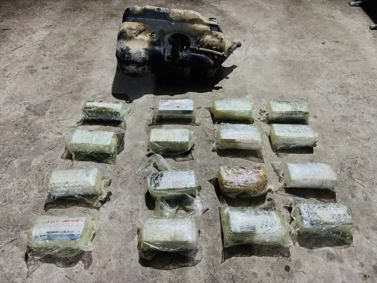 Batman'da Hafif Ticari Araçta 20 Kilo Esrar Ele Geçirildi