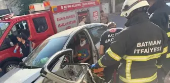 Batman'da Trafik Kazası: Sürücü İtfaiye Ekipleri Tarafından Kurtarıldı