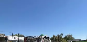 Batman'da Kamyonet Römorkunda Yangın