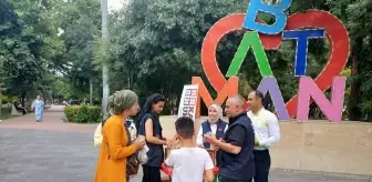 Batman'da Sıcak Hava Etkisiyle Ücretsiz Su ve Limonata Dağıtımı