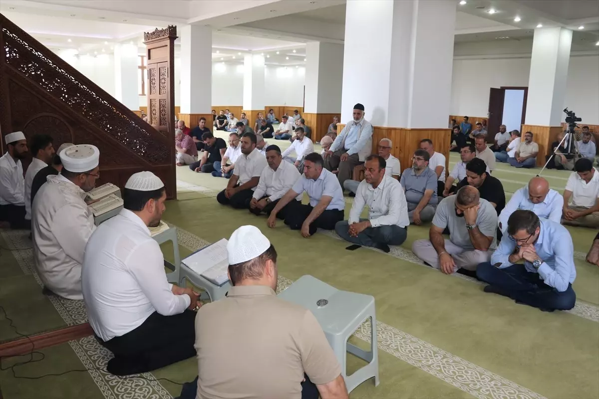 Bilinçsiz Araç Kazasında Hayatını Kaybedenler İçin Mevlit Okundu