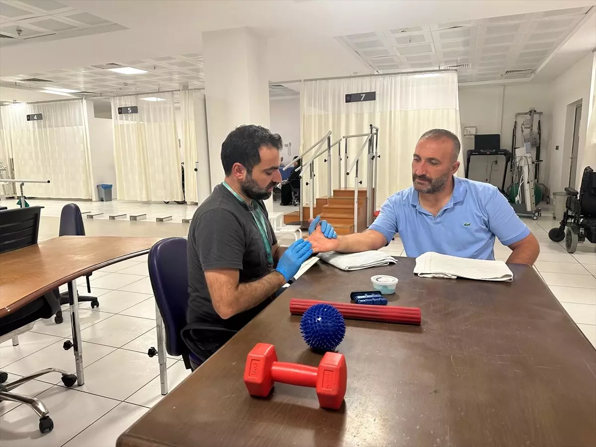 Batman Eğitim ve Araştırma Hastanesi'nde Yılda 8 Bin Hastaya Fizik Tedavi!