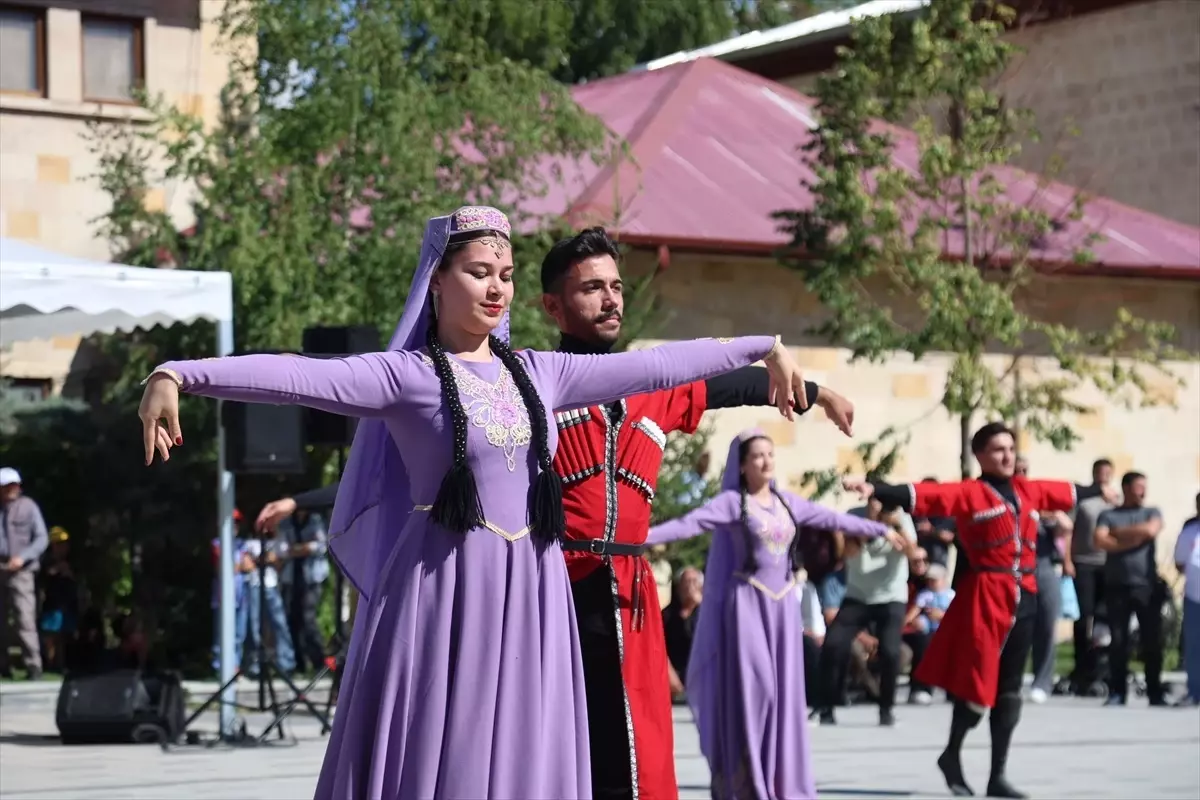 29. Bayburt Dede Korkut Uluslararası Kültür ve Sanat Şöleni Başladı