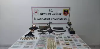 Bayburt'ta Tarihi Eser Ticaretine Yönelik Operasyon: 22 Gözaltı