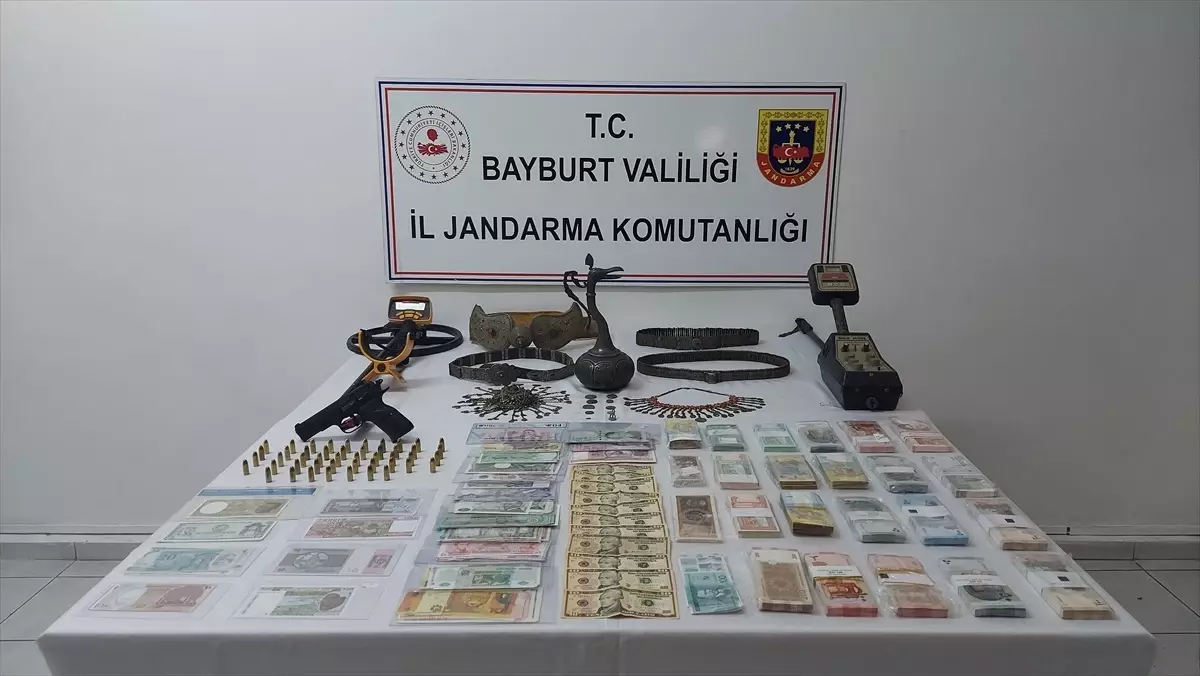 Bayburt'ta Tarihi Eser Ticaretine Yönelik Operasyon: 22 Gözaltı