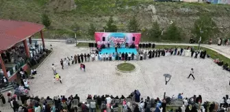 Demirözü'nde İlk Kuşburnu Çiçeği Festivali Düzenlendi