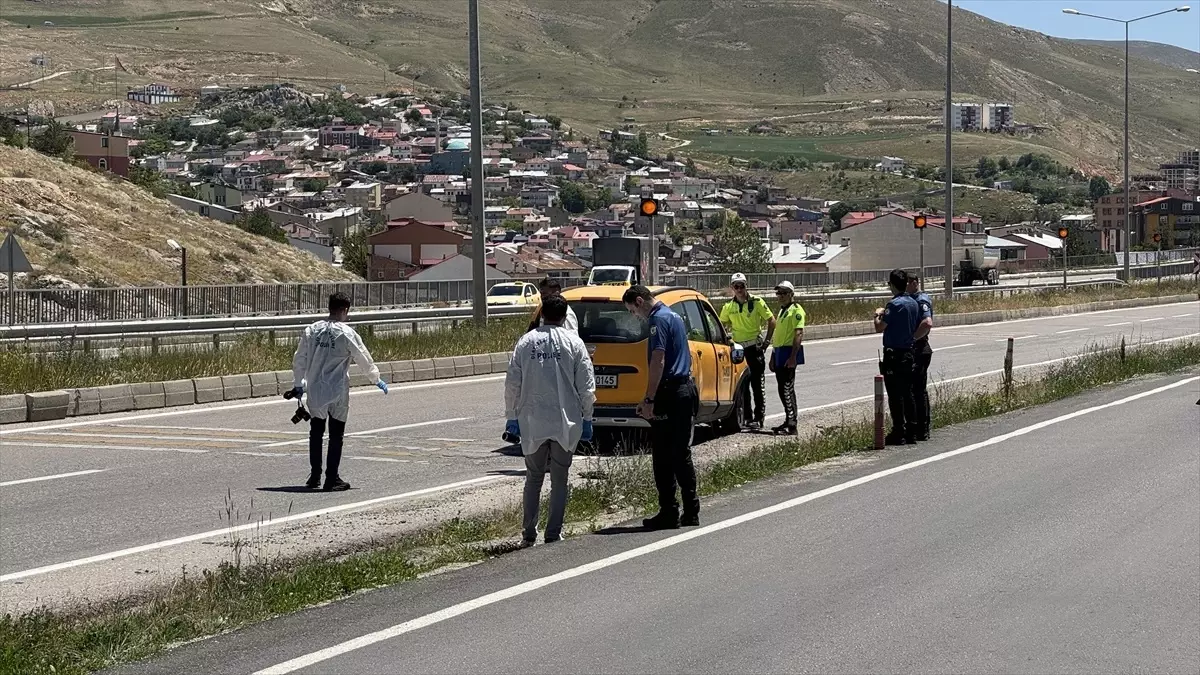 Bayburt'ta Taksi Çarpması: Yaya Hayatını Kaybetti
