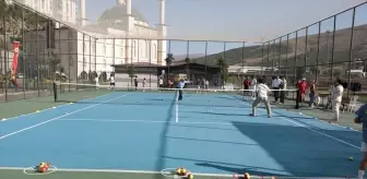 Bayburt'taki Tenis Kordu Yenilendi