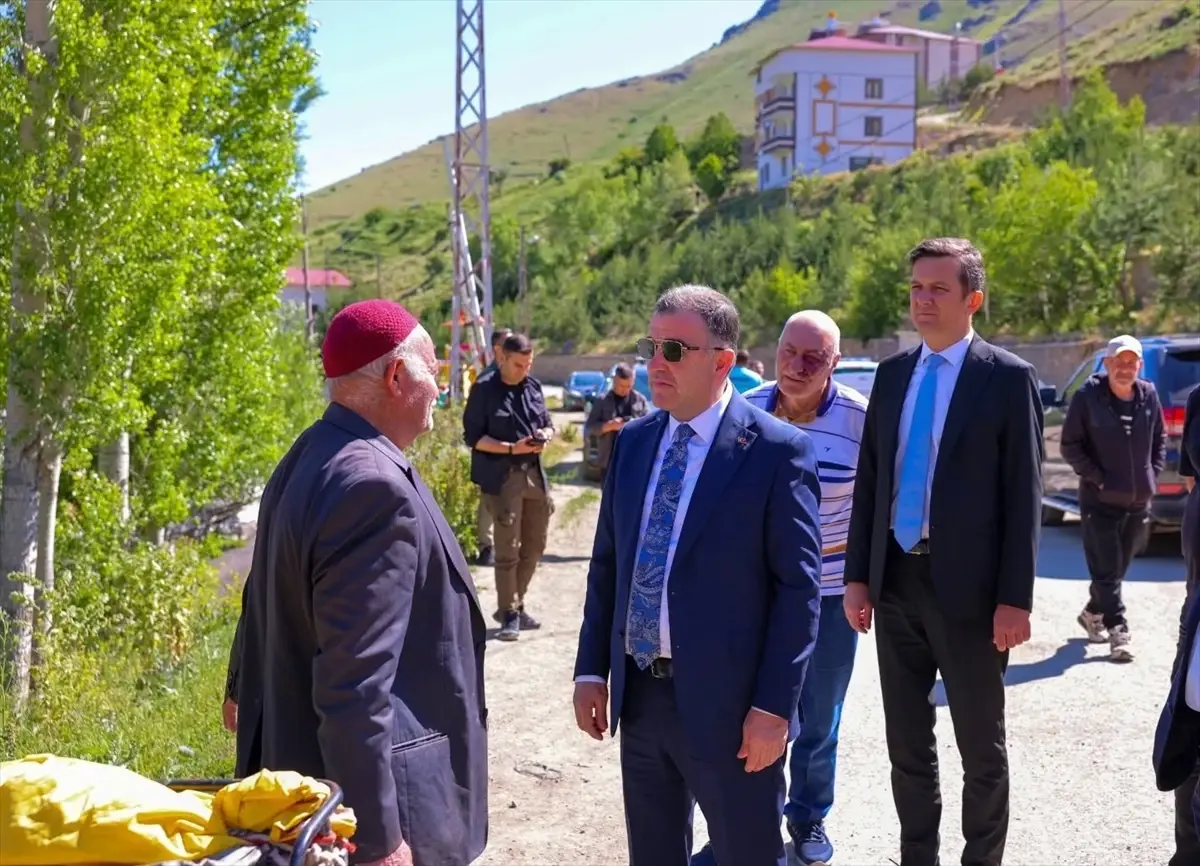 Bayburt Valisi Eldivan, Köylerde İncelemelerde Bulundu