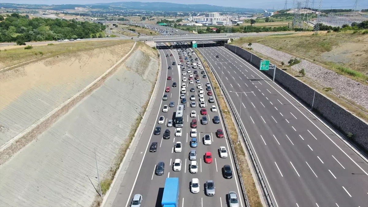 Kurban Bayramı Dönüşlerinde Otoyollarda Trafik Yoğunluğu