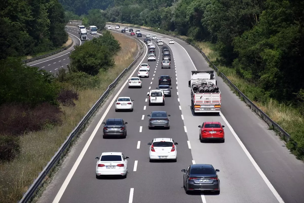 Kurban Bayramı Dönüş Trafiği Yoğunluğu Devam Ediyor