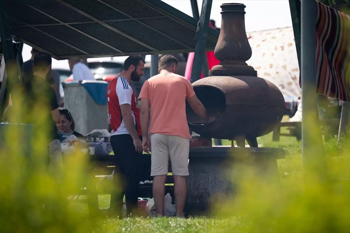 Kurban Bayramı'nda Mogan Gölü'nde Piknik Keyfi