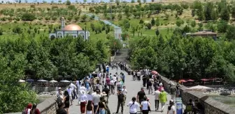 Diyarbakır'da Kurban Bayramı'nda Ziyaretçi Yoğunluğu
