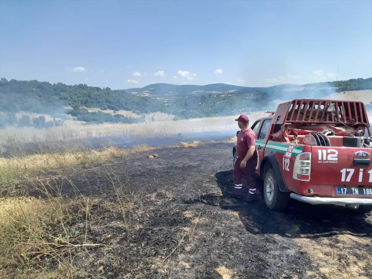 Çanakkale'de Tarım Arazisinde Yangın Kontrol Altına Alındı