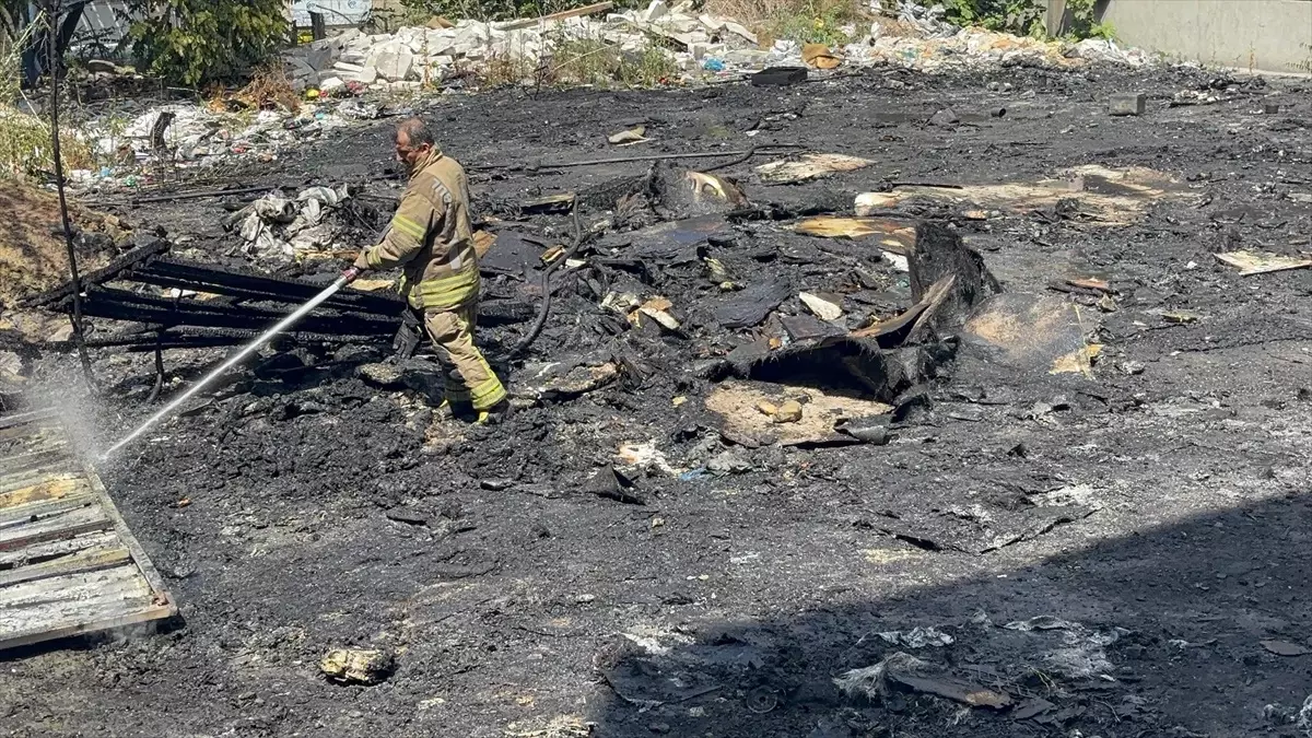 Bayrampaşa'da Sanayi Sitesinde Yangın Çıktı