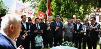 BBP ve Alperen Ocakları, Muhsin Yazıcıoğlu'nun Kabrini Ziyaret Etti