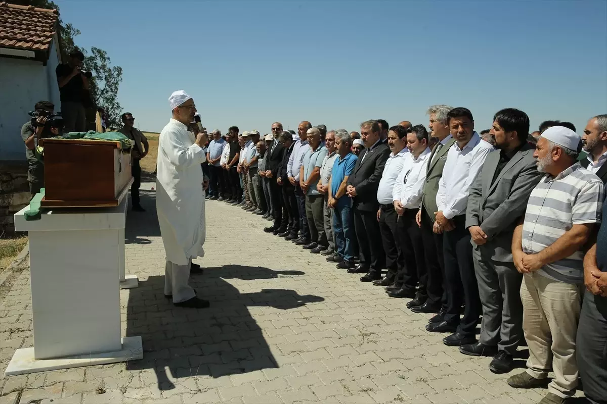 Destici, Günyüzü Belediye Başkanı Özmen'in Cenaze Törenine Katıldı