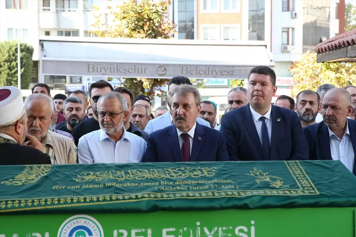 Mustafa Destici, İsviçre Alperen Ocakları Yöneticisi Bahri Orhan'ın Kız Kardeşinin Cenaze Törenine Katıldı