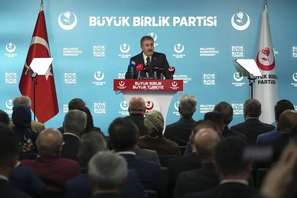 Mustafa Destici'den İsrail'in Saldırısına Tepki ve Çocuk Yaşta Suçlar Üzerine Öneriler