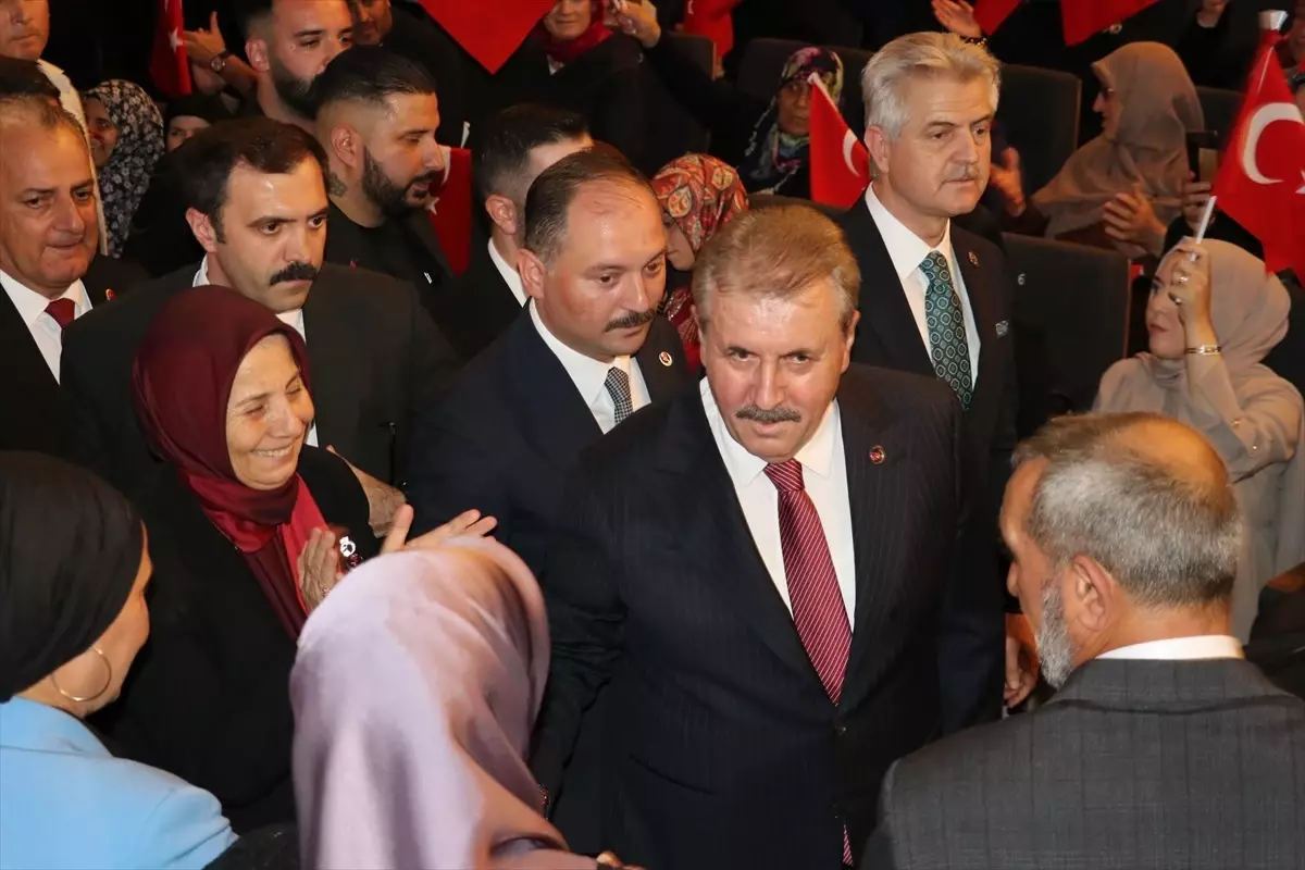 Destici: İsrail Gazze'de Soykırım Yapıyor