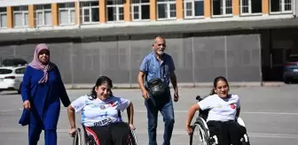 Engelli Sporcular Badmintonda Zirveye Hazırlanıyor