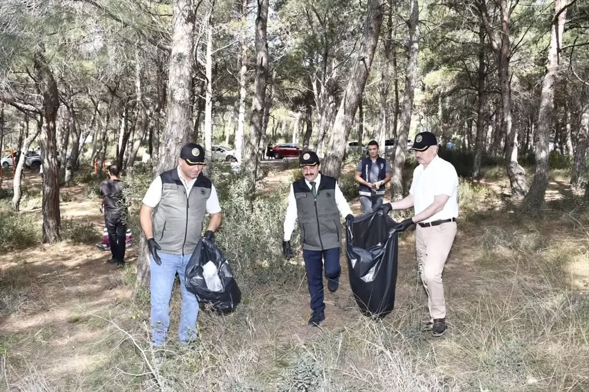 Belen'de Gönüllüler Ormanlık Alanları Temizledi