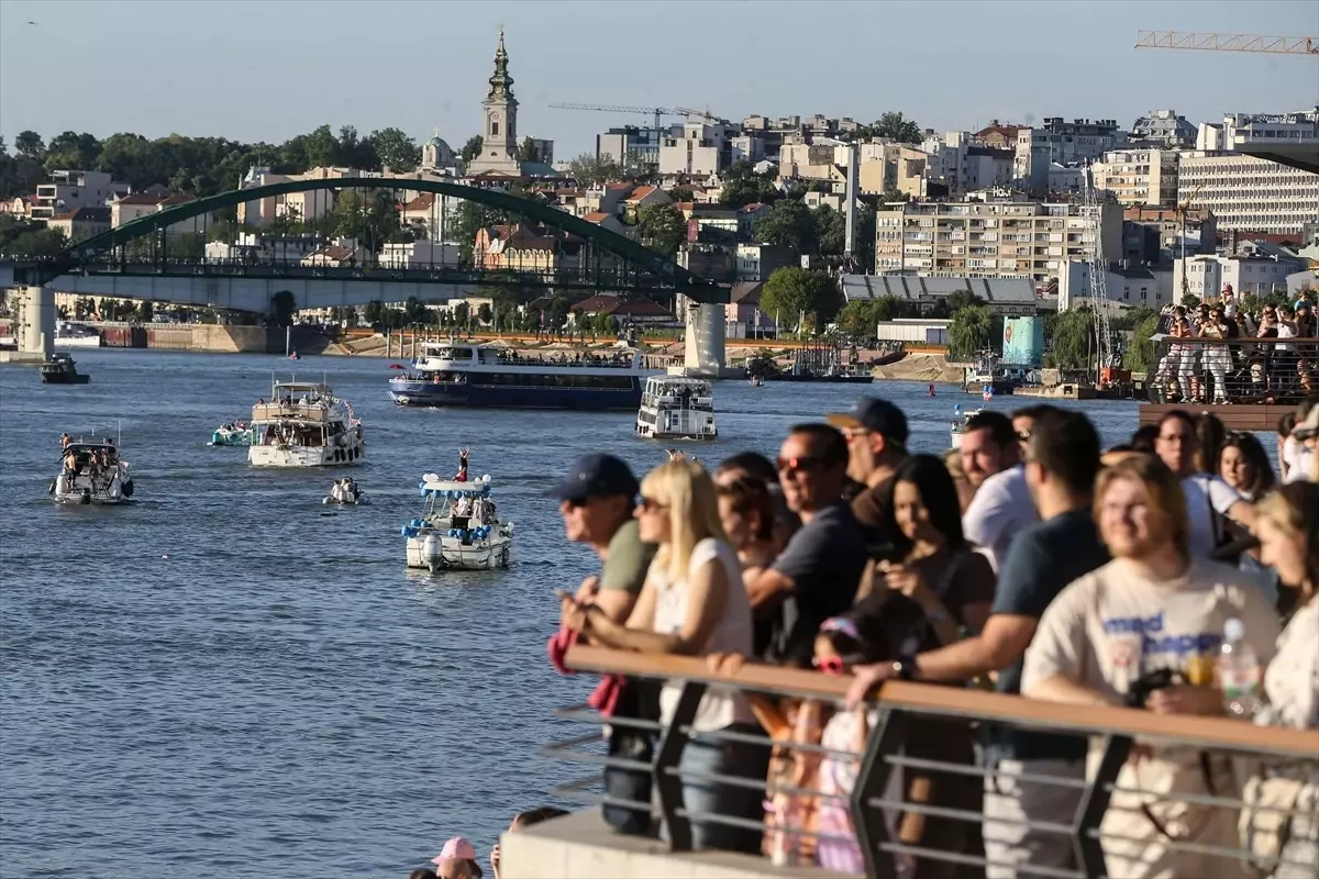 Belgrad'da 20. Tekne Karnavalı Coşkusu