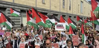 Berlin'de Filistin Destekçileri Gazze'deki Açlık Krizine Dikkat Çekti