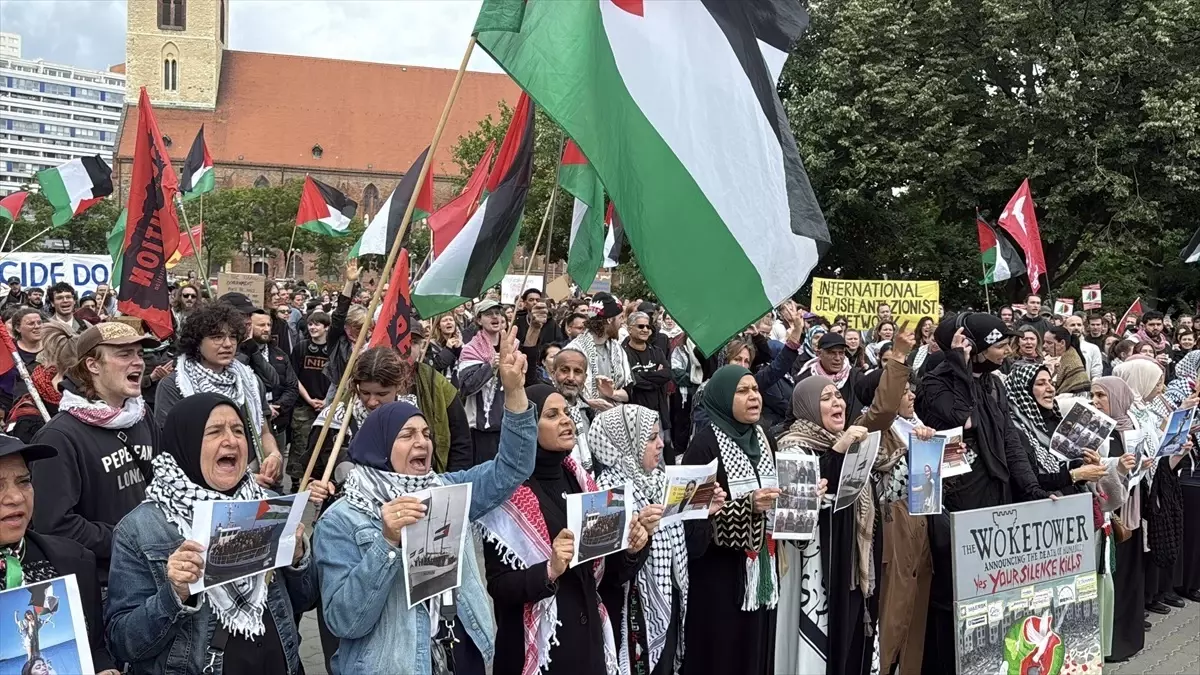 Berlin'de Madleen Gemisi İçin Protesto Gösterisi
