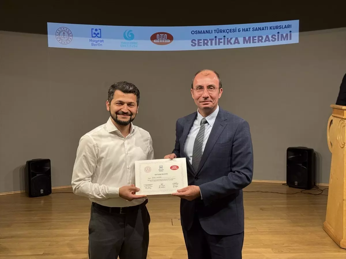 Berlin'de Osmanlı Türkçesi ve hat sanatı kursları sertifika töreni yapıldı