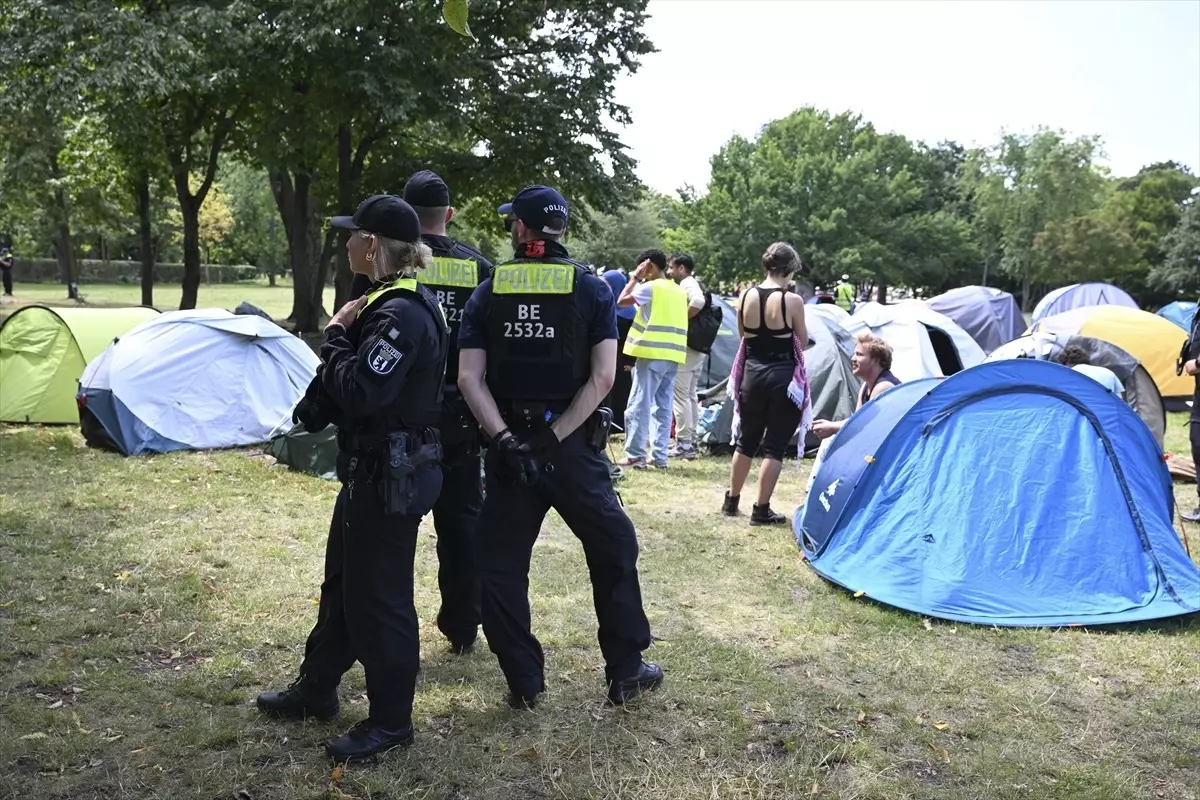 Berlin'de Filistin Destekçileri Protesto Kampını Boşalttı