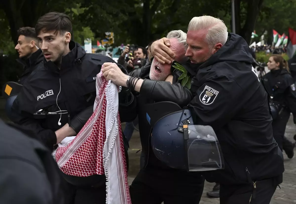 Berlin'de Filistin Destek Eylemine Sert Polis Müdahalesi