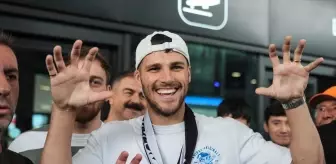 Beşiktaş, Çek Savunma Oyuncusu David Jurasek'i İstanbul'da Karşıladı