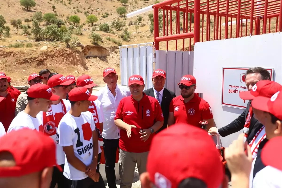 Beşiktaş U-16 Takımı, Gabar'daki petrol sahasını ziyaret etti