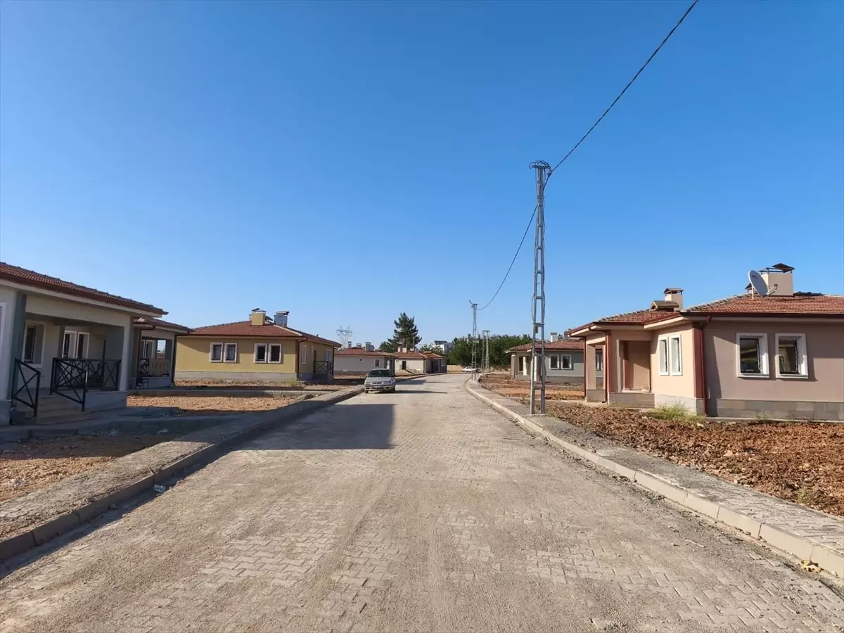 Afetzedeler Yeni Köy Tipi Konutlarına Yerleşti